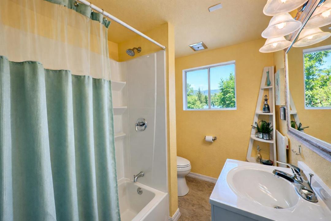 Photo of Bathroom in Leavenworth