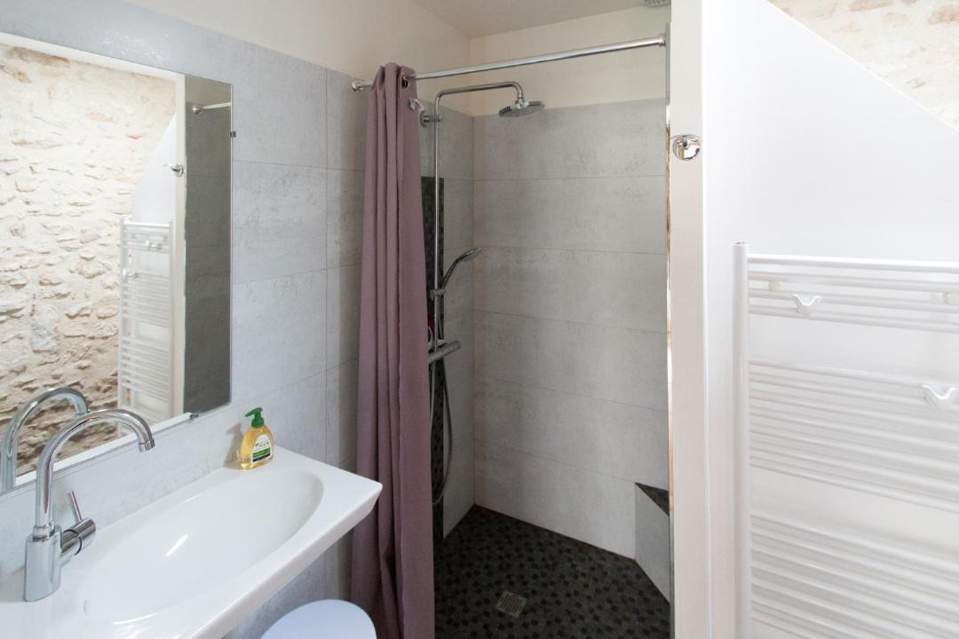 Photo of Bathroom in Cheille