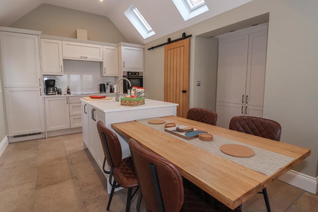 Photo of Others in Low Catton