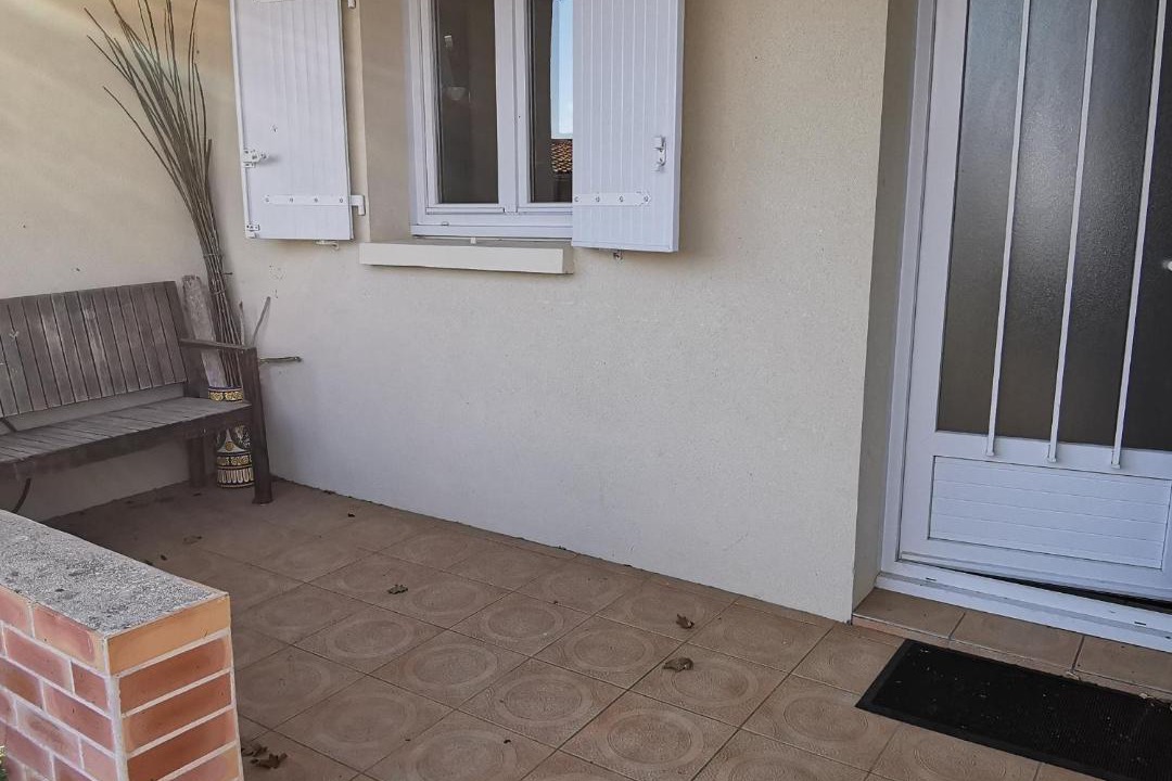 Photo of Patio Balcony in Saint-Vincent-sur-Jard