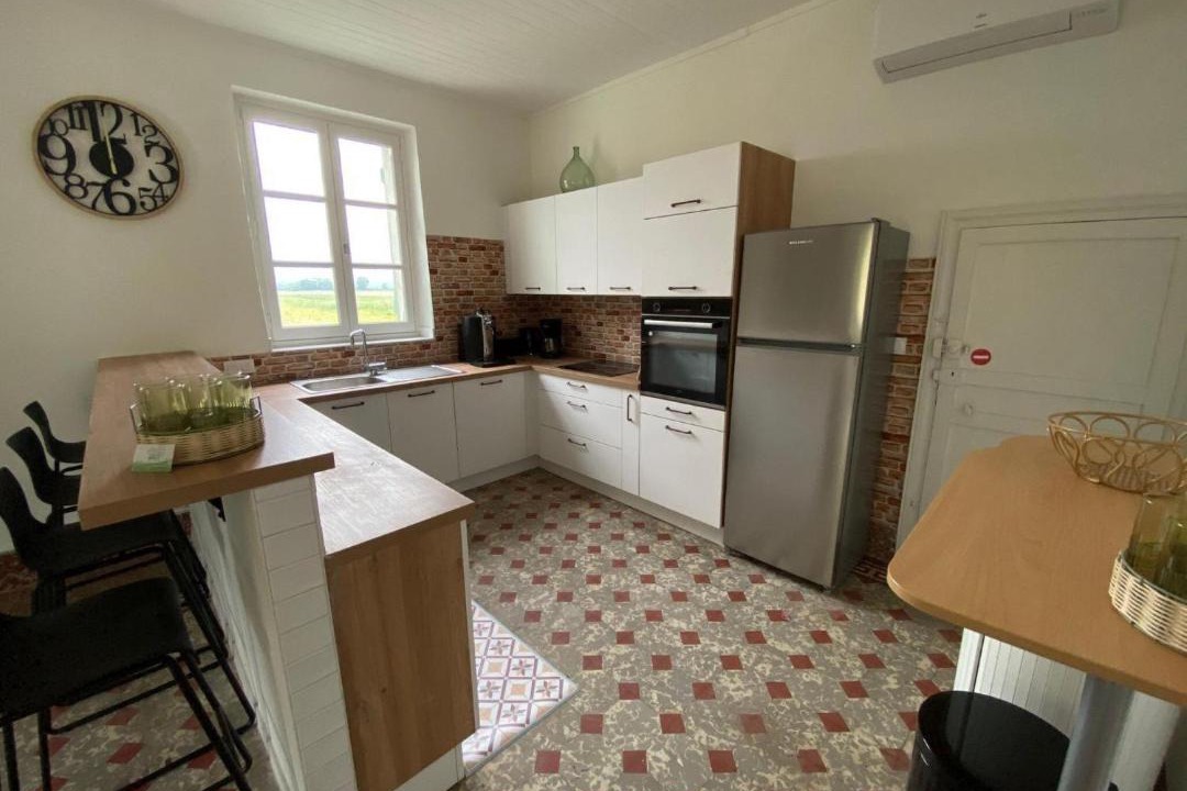 Photo of Kitchen in Barry-d'Islemade