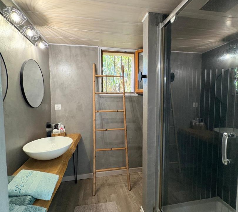 Photo of Others in Preconil