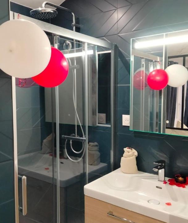 Photo of Bathroom in Quincy-Voisins