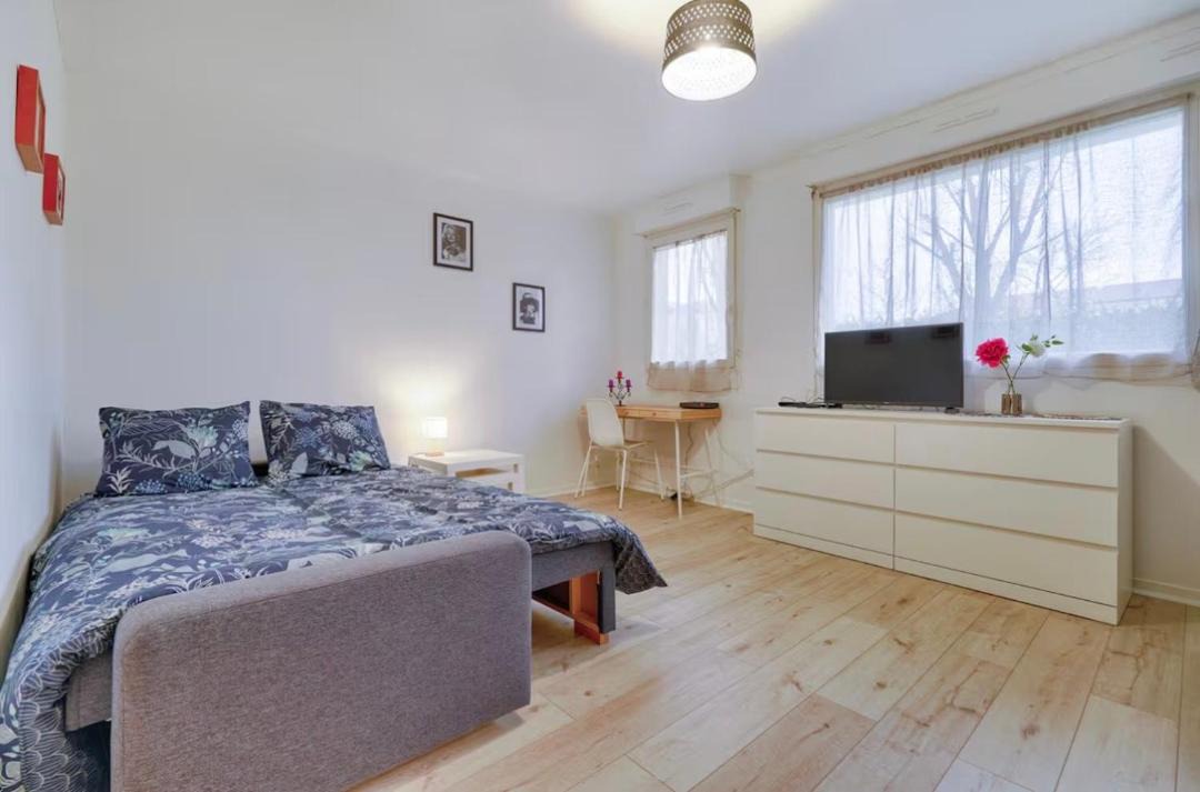 Photo of Bedroom in Savigny-le-Temple