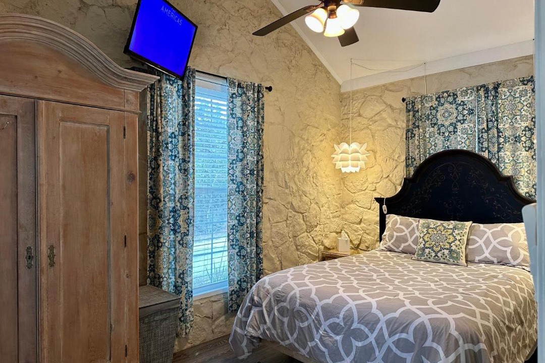 Photo of Bedroom in Bandera