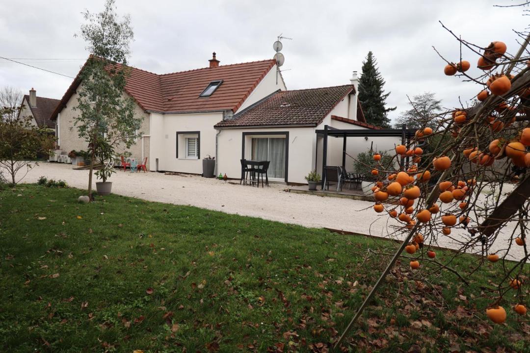 Photo of Others in Longeault