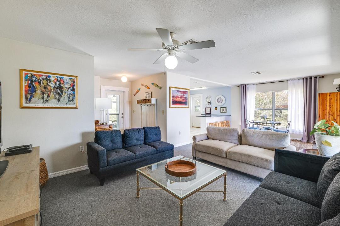 Photo of Livingroom in Crooked Lake