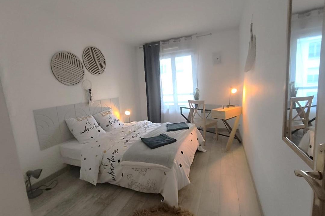 Photo of Bedroom in Mantes-la-Jolie