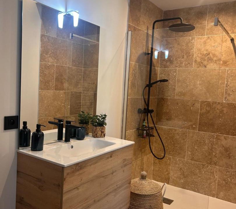 Photo of Bathroom in Aunou-sur-Orne