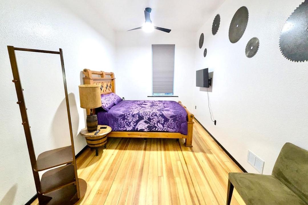 Photo of Bedroom in Lawrence