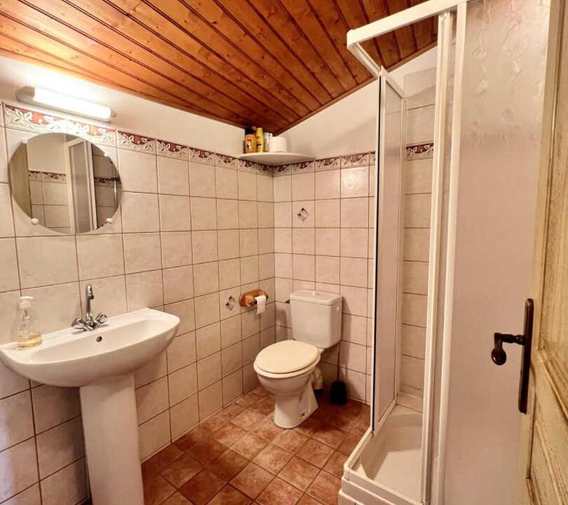 Photo of Bathroom in Villardonnel