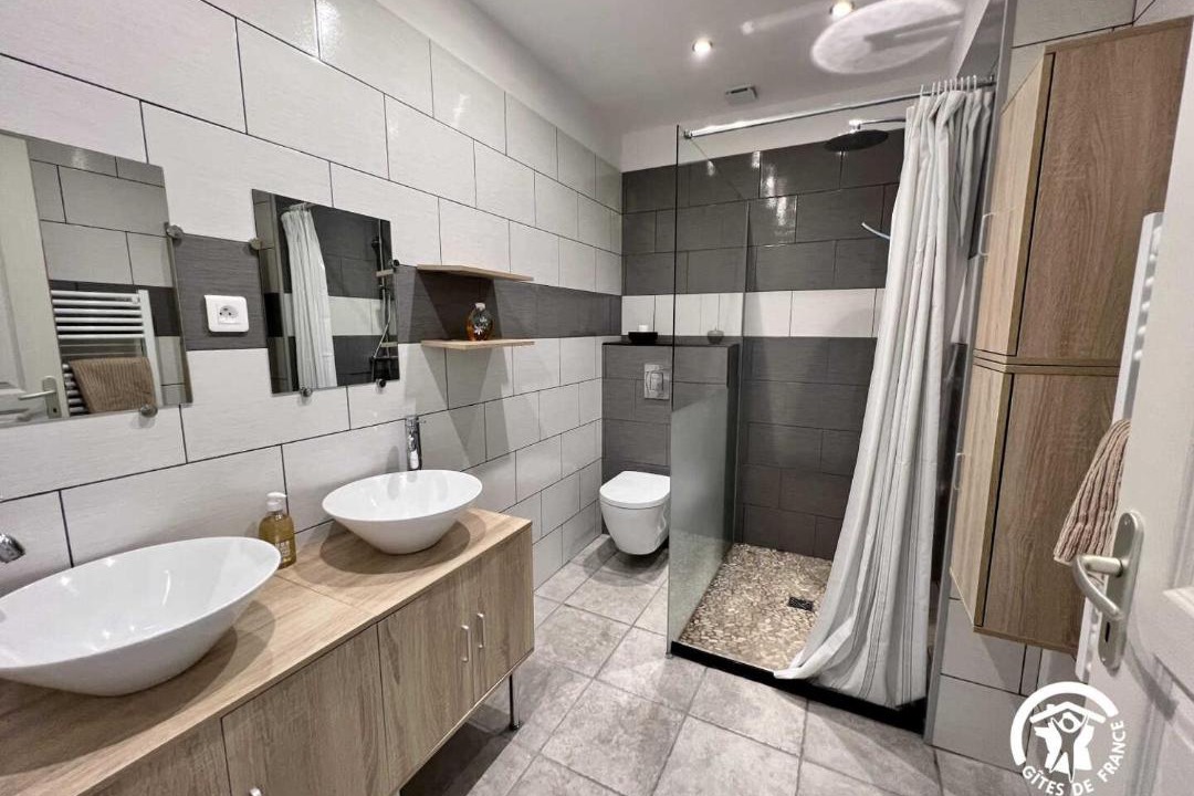 Photo of Bathroom in Villardonnel