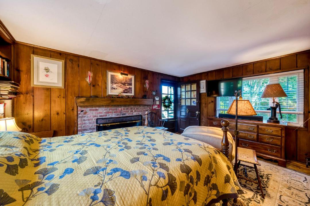 Photo of Bedroom in Norwalk