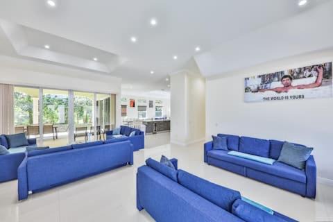 Photo of Livingroom in Davie