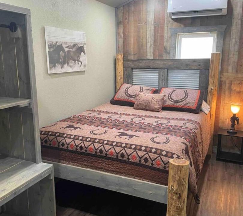 Photo of Bedroom in Eminence