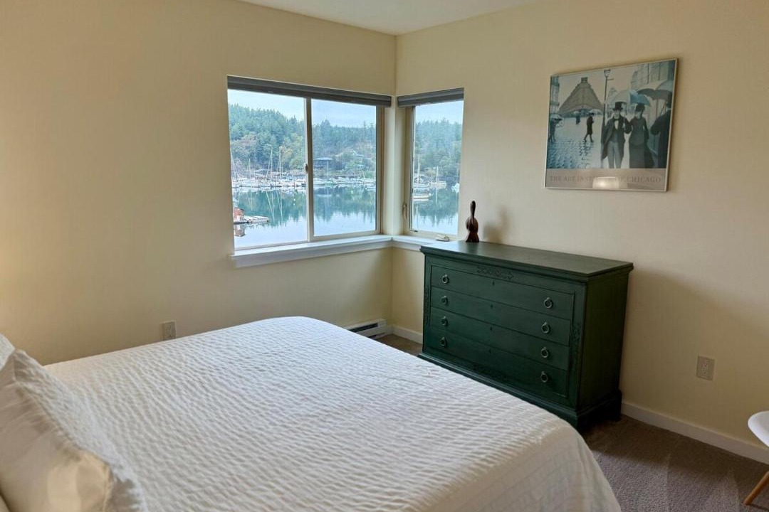 Photo of Bedroom in Deer Harbor