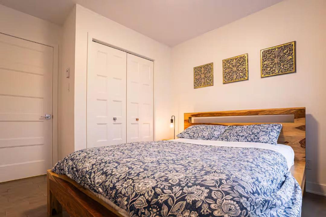 Photo of Bedroom in Cote-Des-Neiges—Notre-Dame-De-Grace