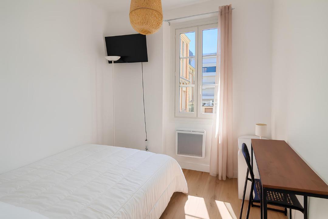Photo of Bedroom in Rouen City Centre