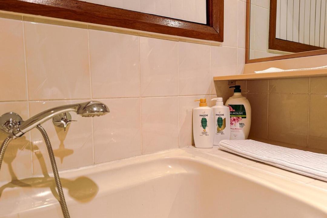 Photo of Bathroom in Georges Hall