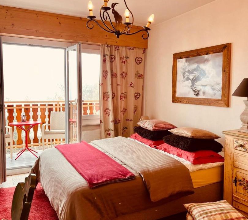 Photo of Bedroom in Noes