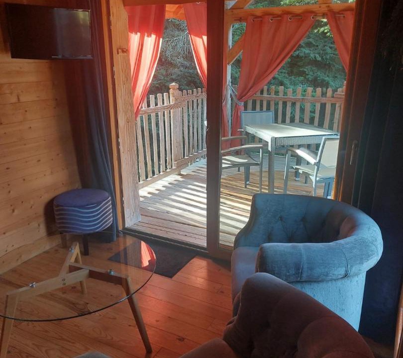 Photo of Others in Larringes