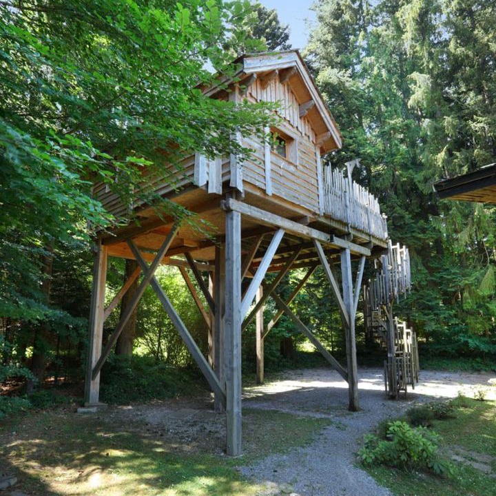 Photo of Others in Larringes