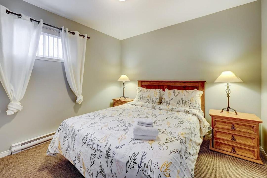 Photo of Bedroom in Petite-Riviere-Saint-Francois