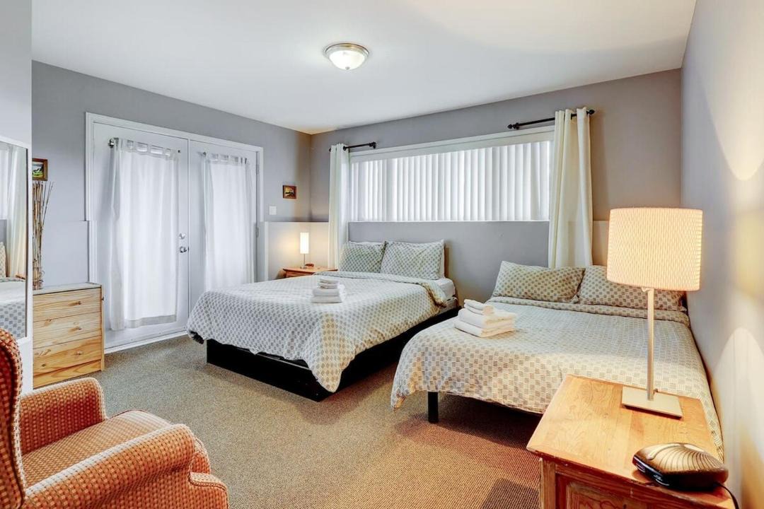 Photo of Bedroom in Petite-Riviere-Saint-Francois