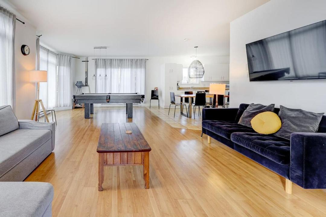 Photo of Livingroom in Petite-Riviere-Saint-Francois