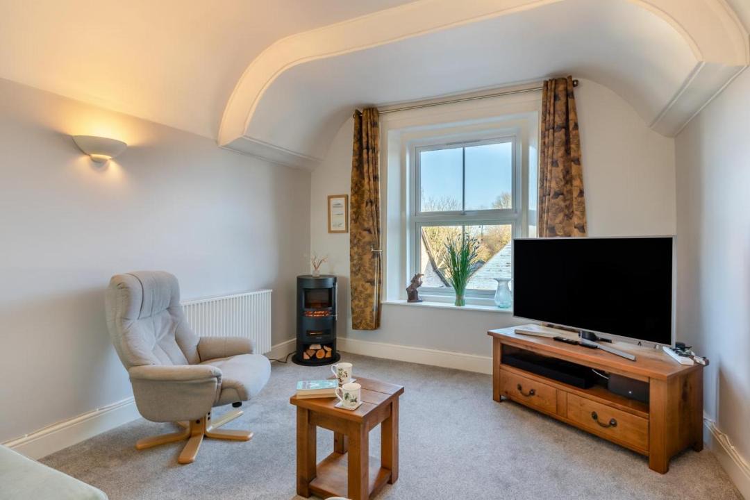 Photo of Others in Queen Camel