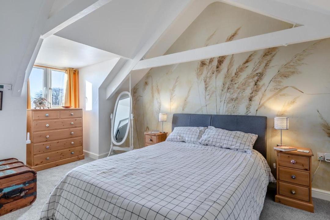 Photo of Others in Queen Camel