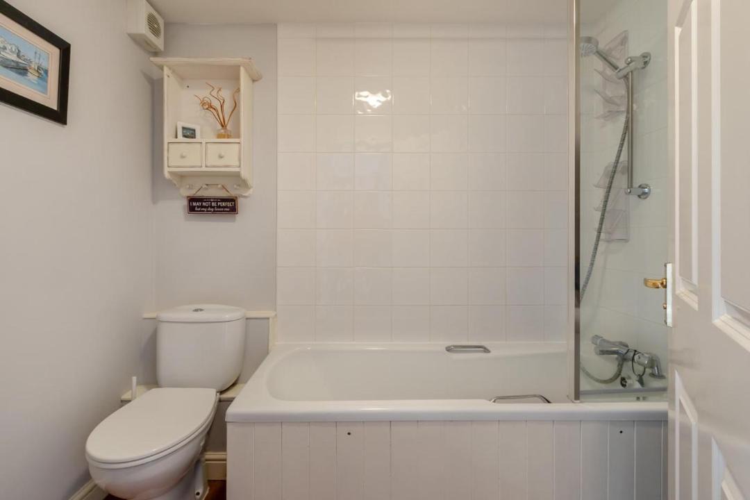 Photo of Others in Queen Camel