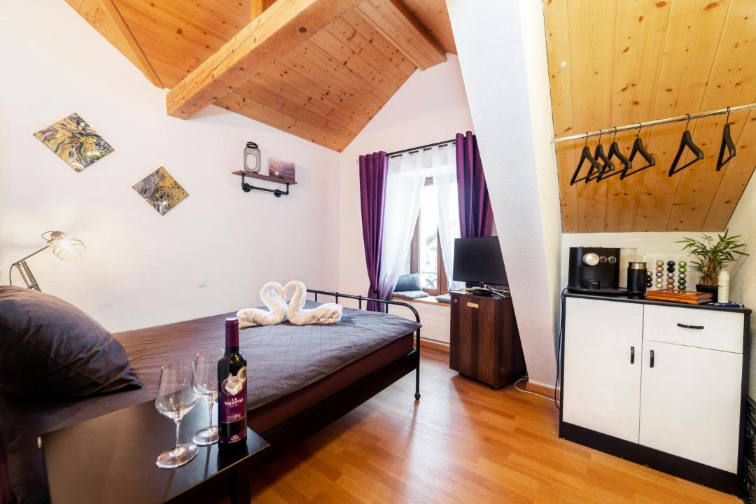 Photo of Bedroom in Noes