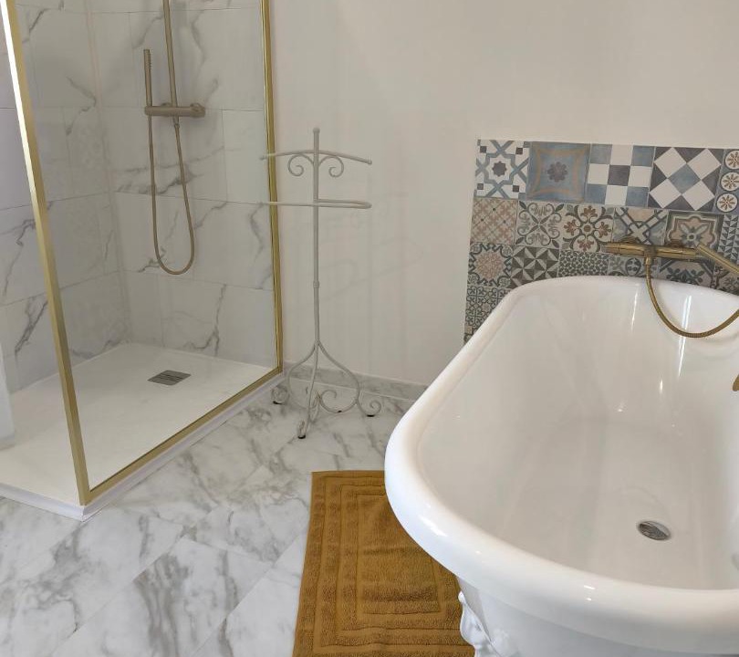 Photo of Bathroom in Rieupeyroux