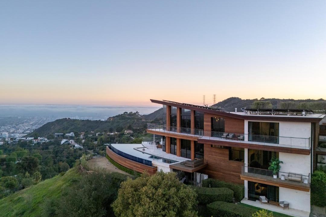 Photo of Others in Hollywood Hills