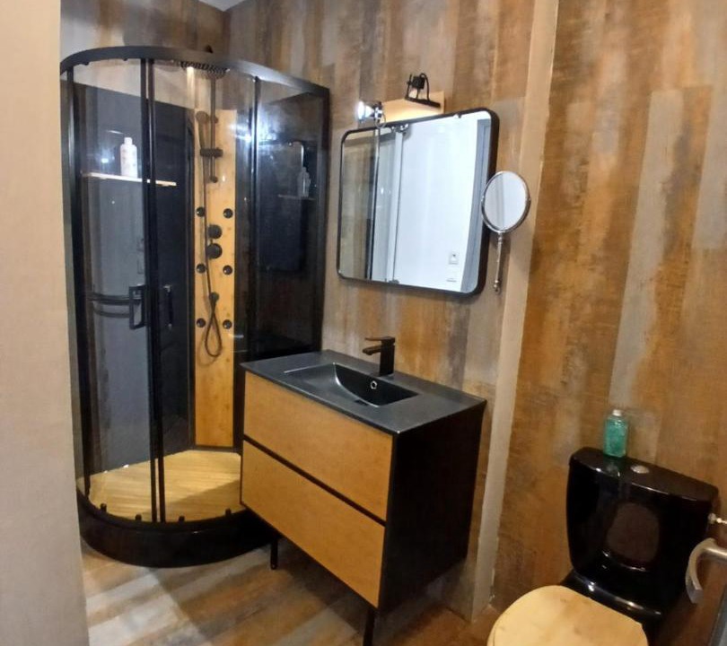 Photo of Bathroom in Marans
