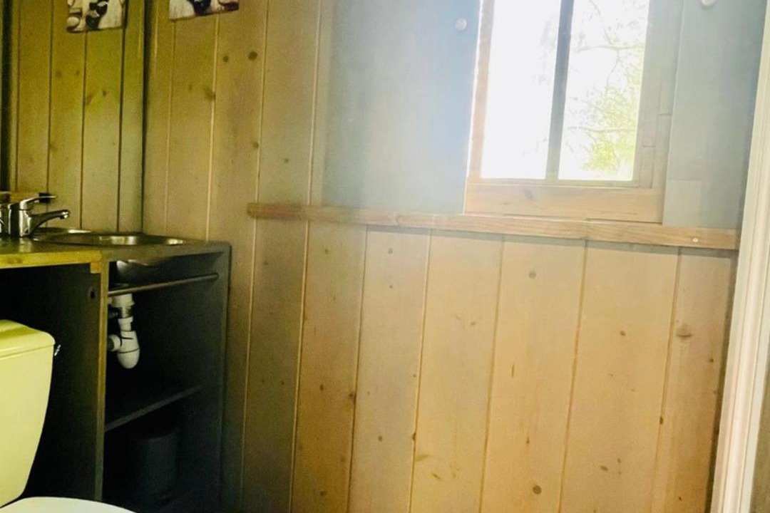 Photo of Bathroom in Camon