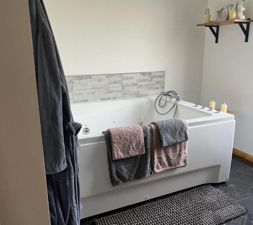 Photo of Bathroom in Colomby