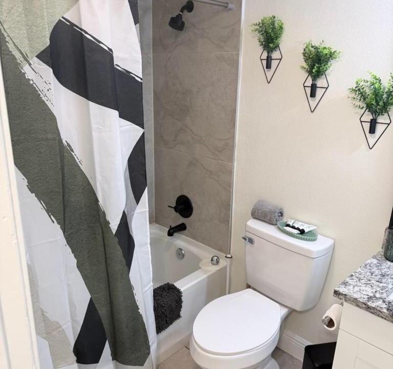 Photo of Bathroom in Temple Crest
