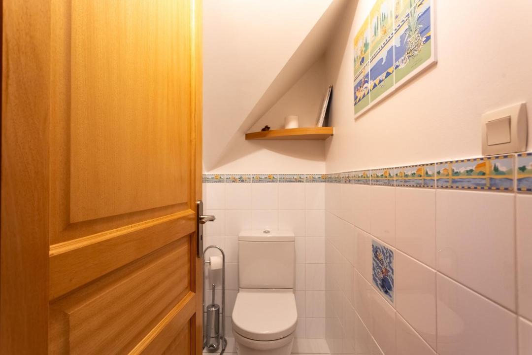 Photo of Others in Laroin