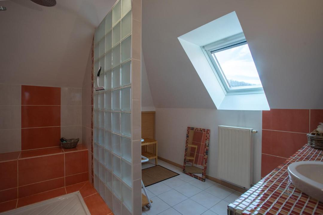 Photo of Others in Laroin