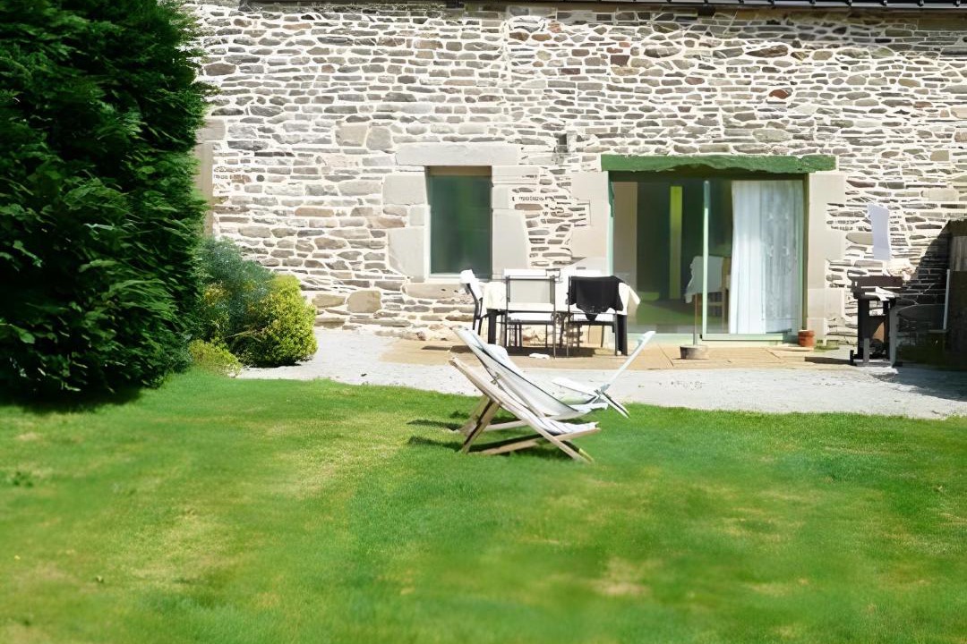 Photo of Others in La Croix-Hellean