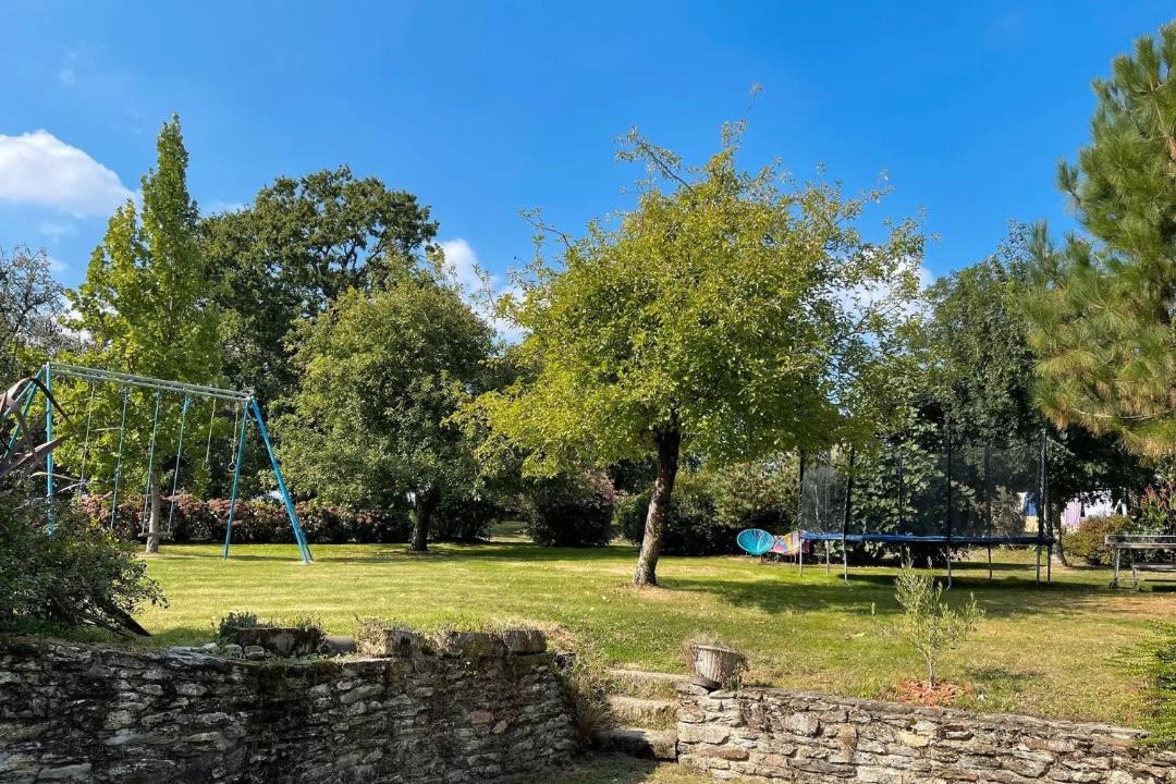 Photo of Others in La Croix-Hellean