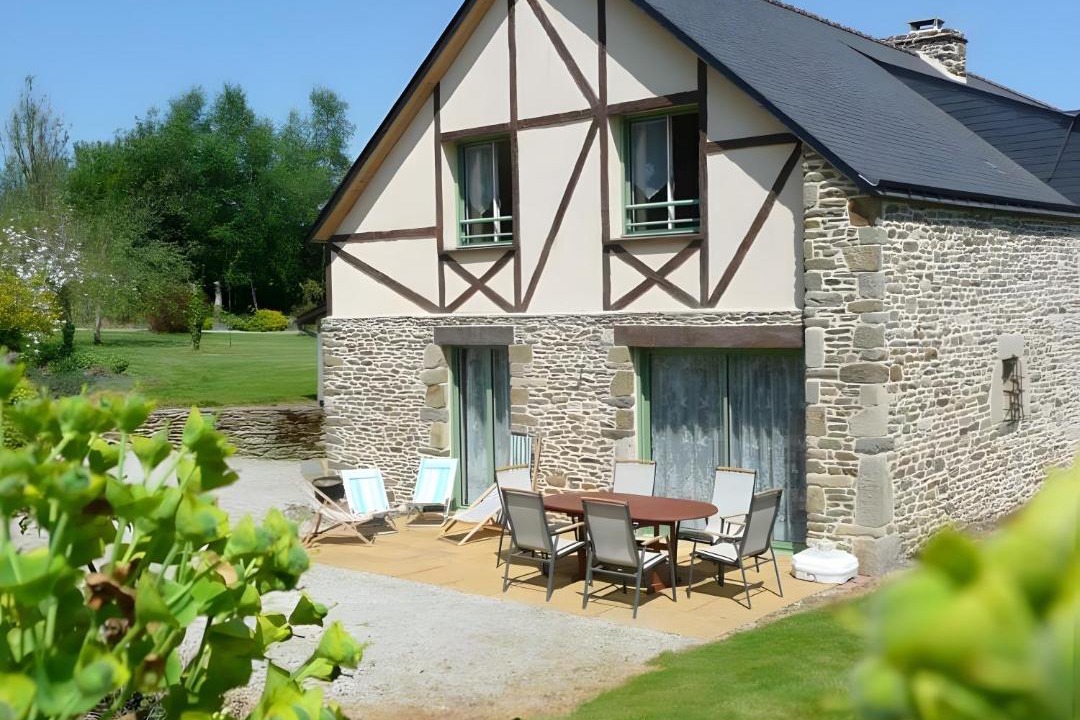 Photo of Others in La Croix-Hellean