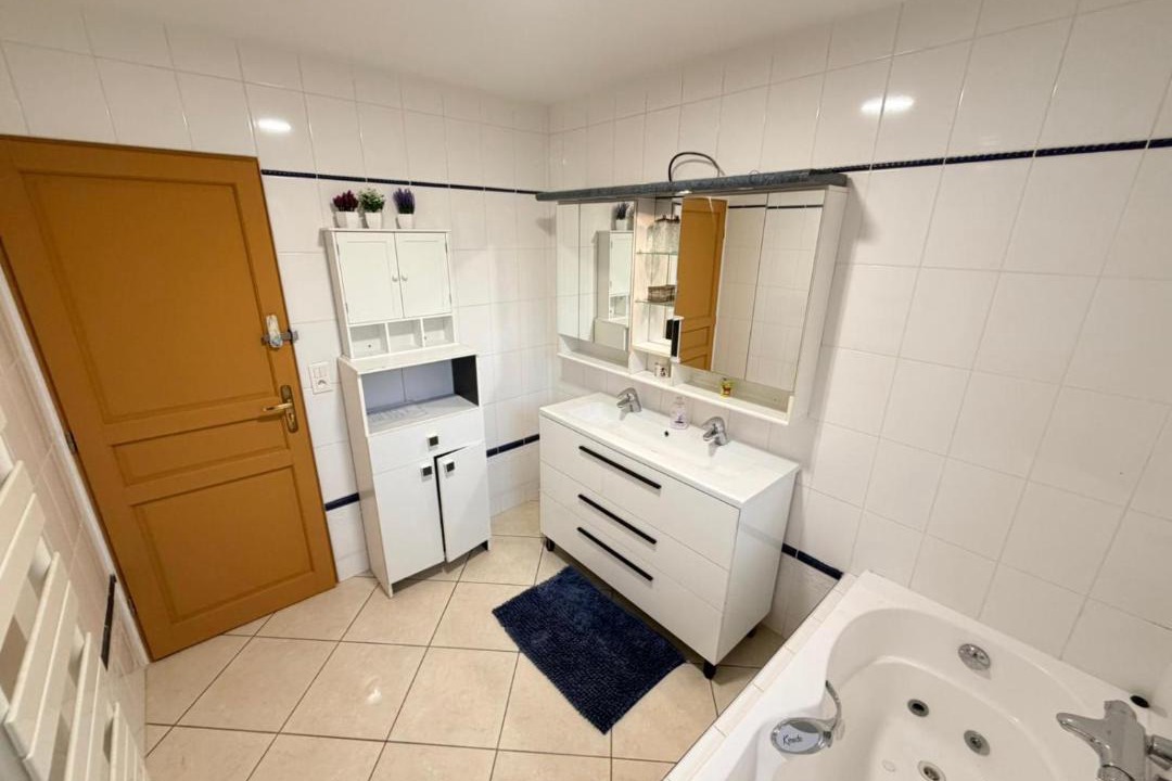 Photo of Bathroom in Corbeil-Essonnes