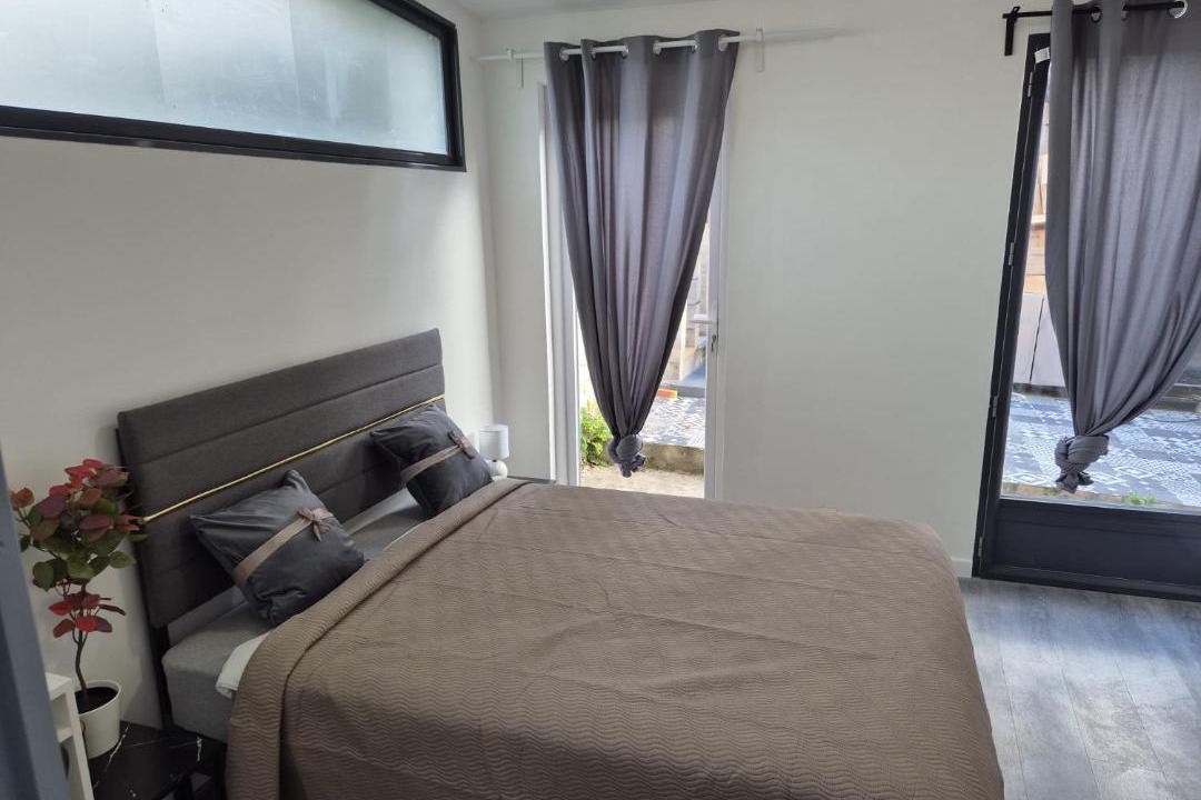 Photo of Bedroom in Melun
