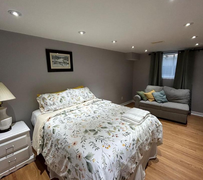 Photo of Bedroom in L'Amoreaux