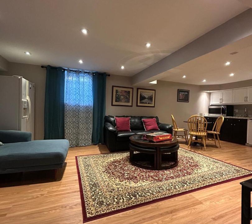 Photo of Livingroom in L'Amoreaux