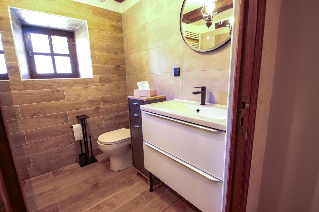 Photo of Bathroom in Centres