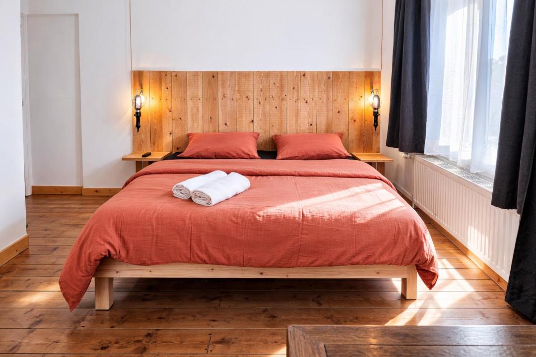 Photo of Bedroom in Fives